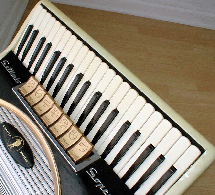 settimio soprani accordion contino model